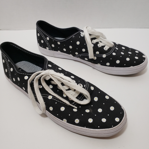 American Eagle Outfitters Shoes - 5/$15 Size 9.5 American Eagle Black Casual Shoes with White Flowers